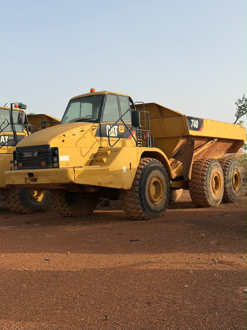 ECCELLENZA heavy equipment on site