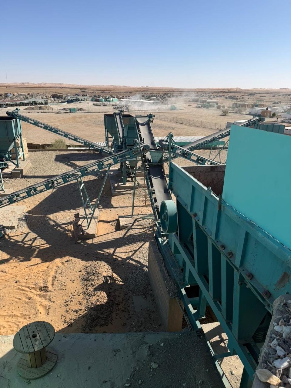 Conveyor and processing equipment at an ECCELLENZA site