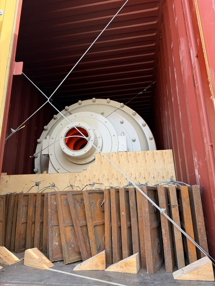 Ball mill and mill liners secured for sea freight