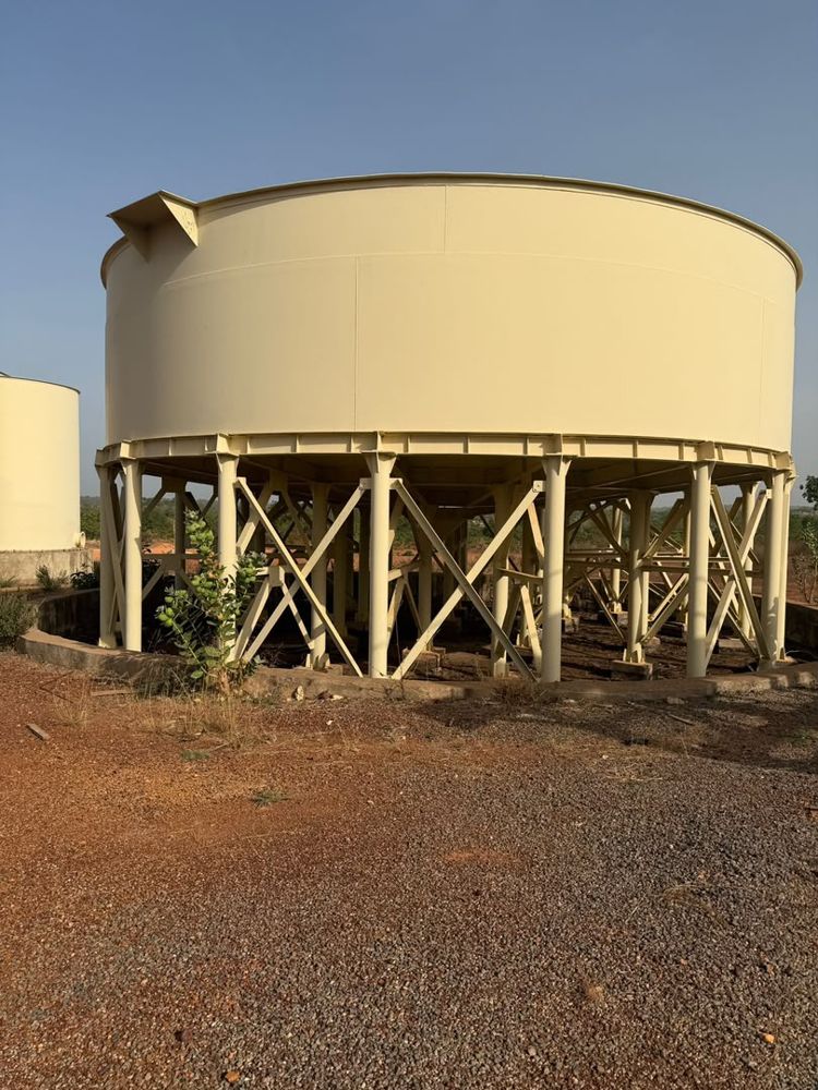 Thickener tank installed at a processing site